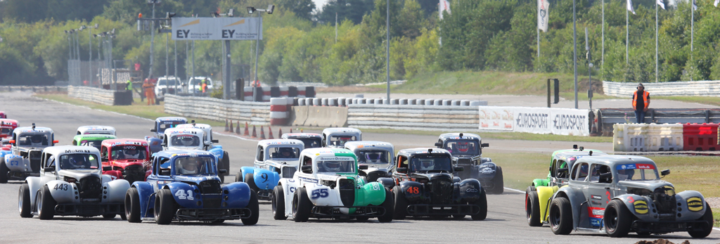 De mange Legends racere sørger som altid for den gode underholdning.
(Foto: Motorsporten.dk)